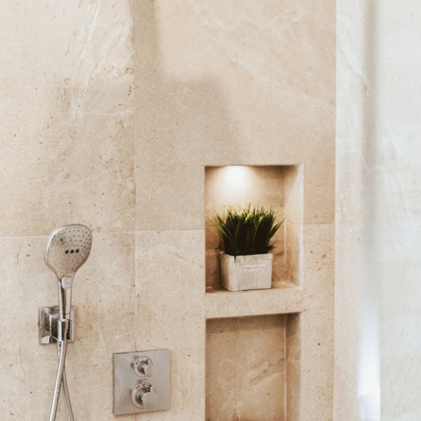 master-bathroom-niches